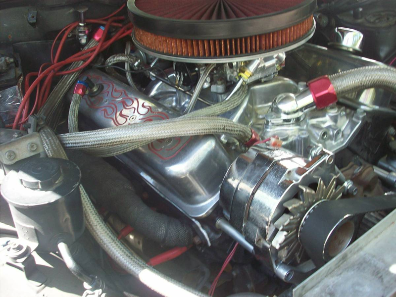 Only one engine Bay pic, looks at those classy valve covers.